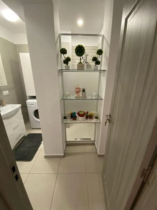 Cozy Central Apartment With 2 Rooms Bukareszt